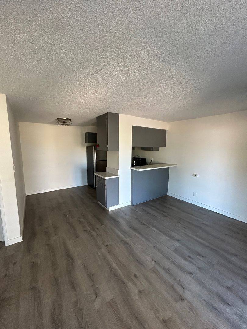 Apartment for rent at 12128 Ramona Ave, Hawthorne, CA 90250