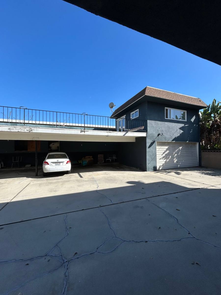 Apartment for rent at 12128 Ramona Ave, Hawthorne, CA 90250