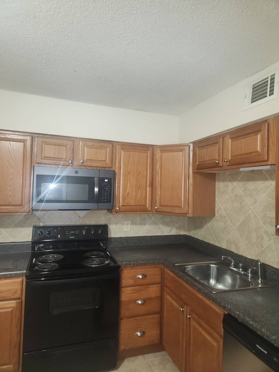 Apartment for rent at 114 Menlo Dr, Columbia, SC 29210