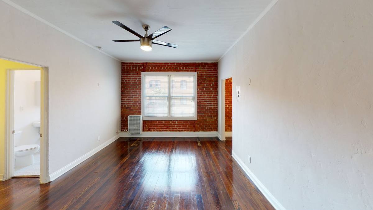 Apartment for rent at 908 S Hobart Blvd, Los Angeles, CA 90006