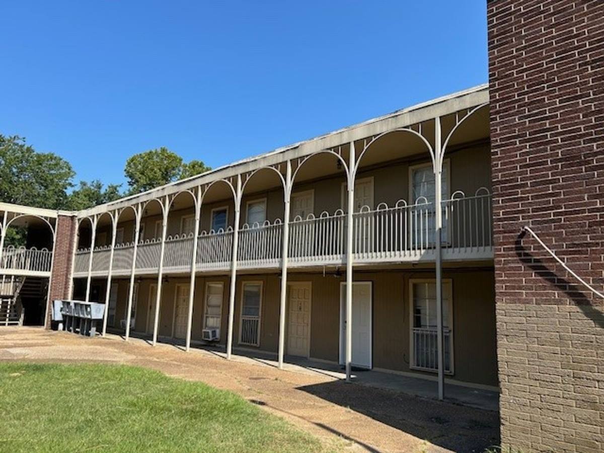 Apartment for rent at 1505 N W St, Jackson, MS 39202