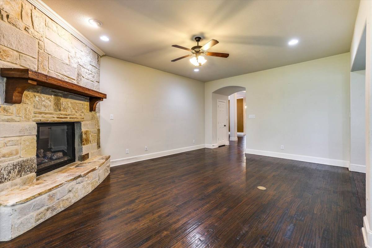 House for rent at 419 Rio Grande Dr, Irving, TX 75039