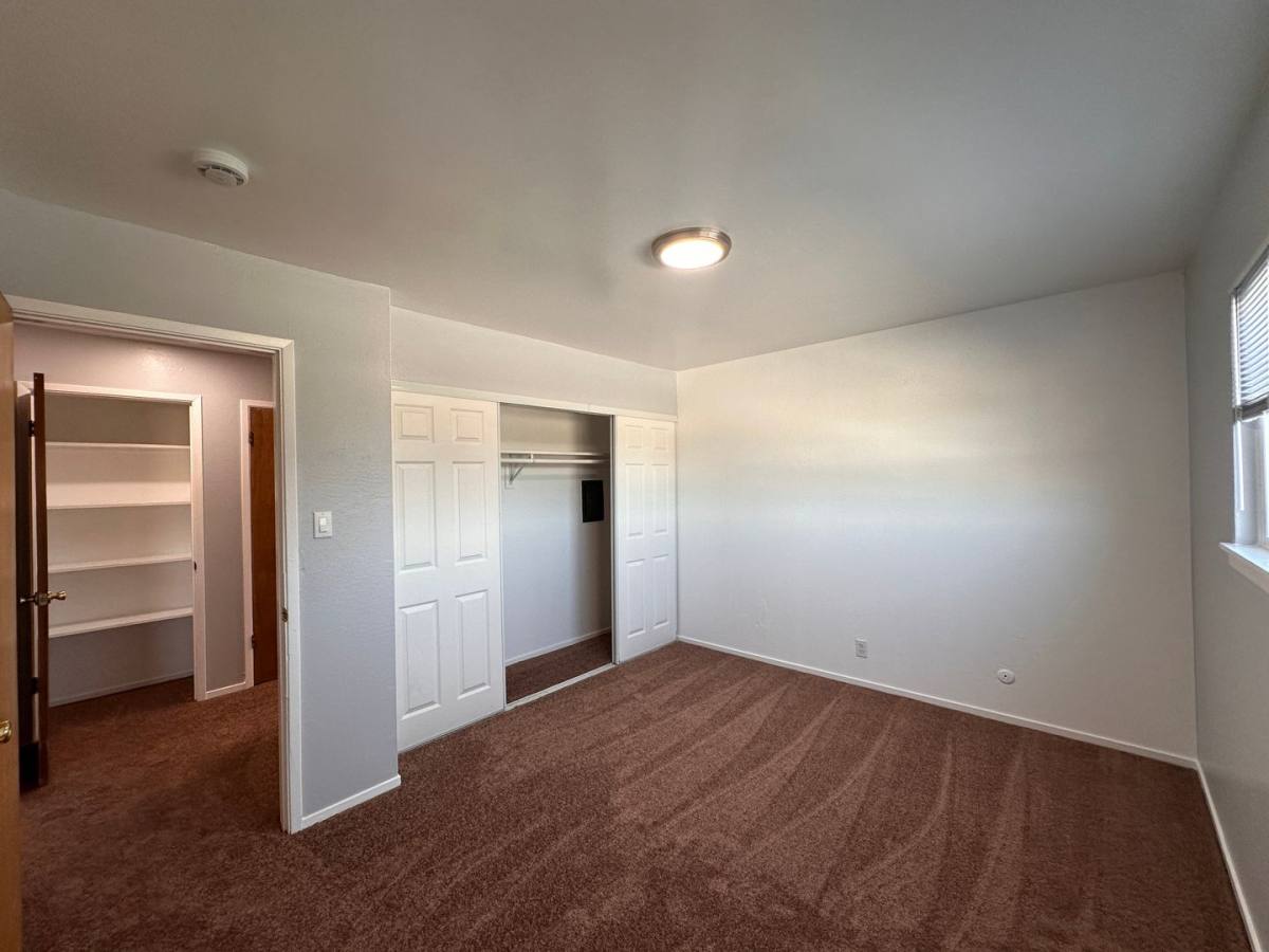 Apartment for rent at 986 Warren St, Hayward, CA 94541
