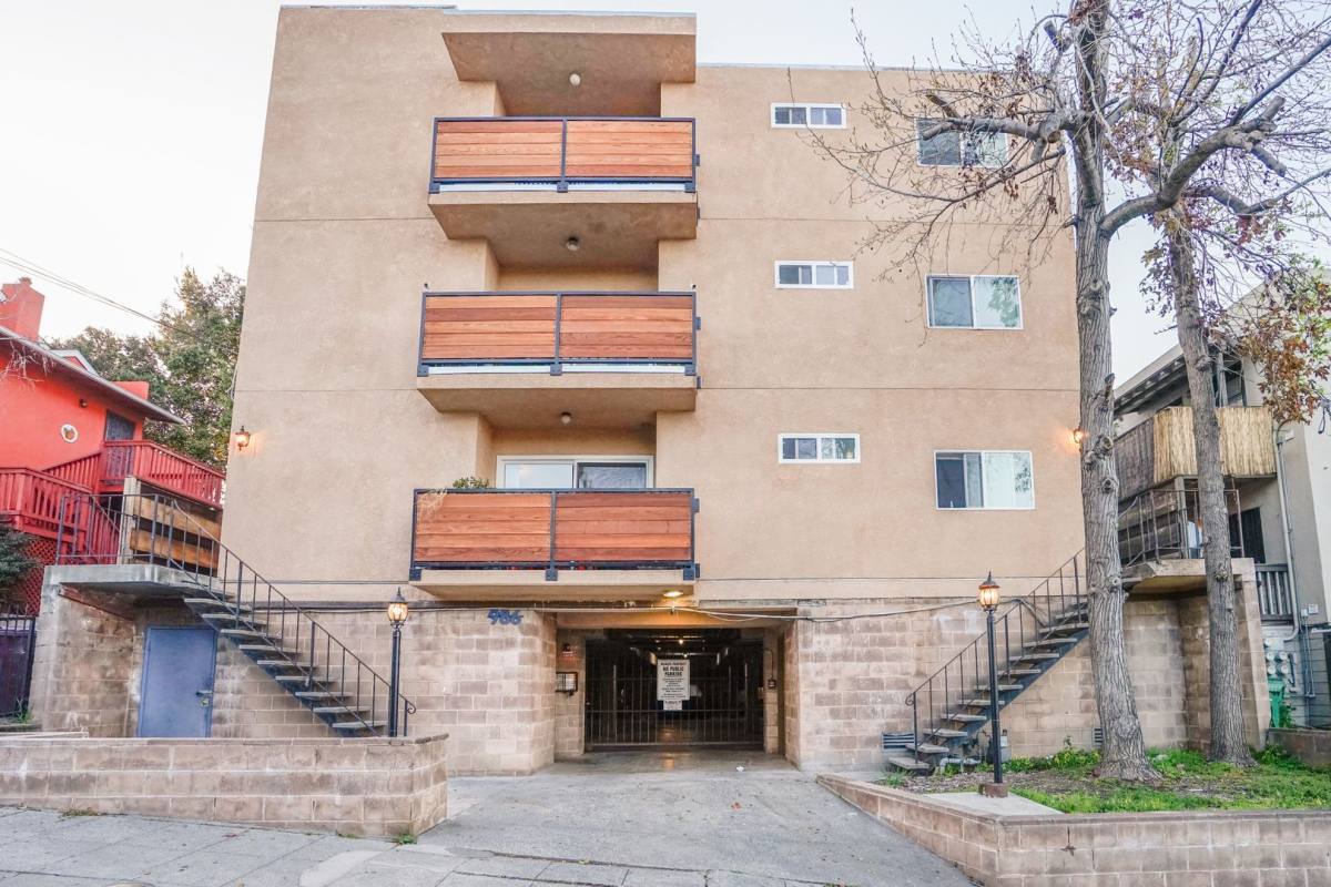 Apartment for rent at 986 Warren St, Hayward, CA 94541
