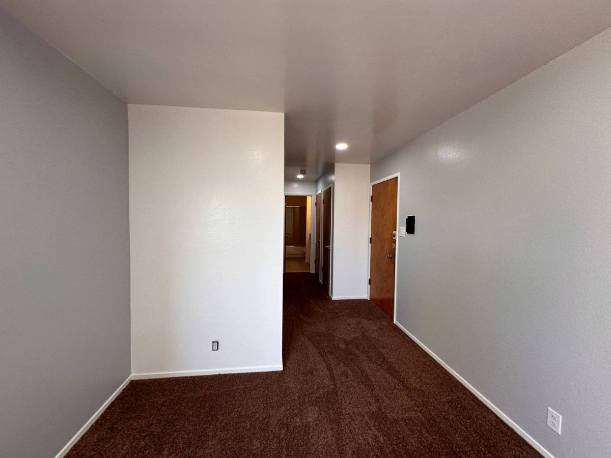 Apartment for rent at 986 Warren St, Hayward, CA 94541