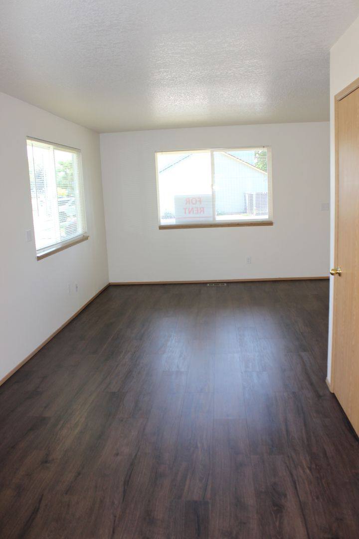 House for rent at 52613 NW 4th St, Scappoose, OR 97056