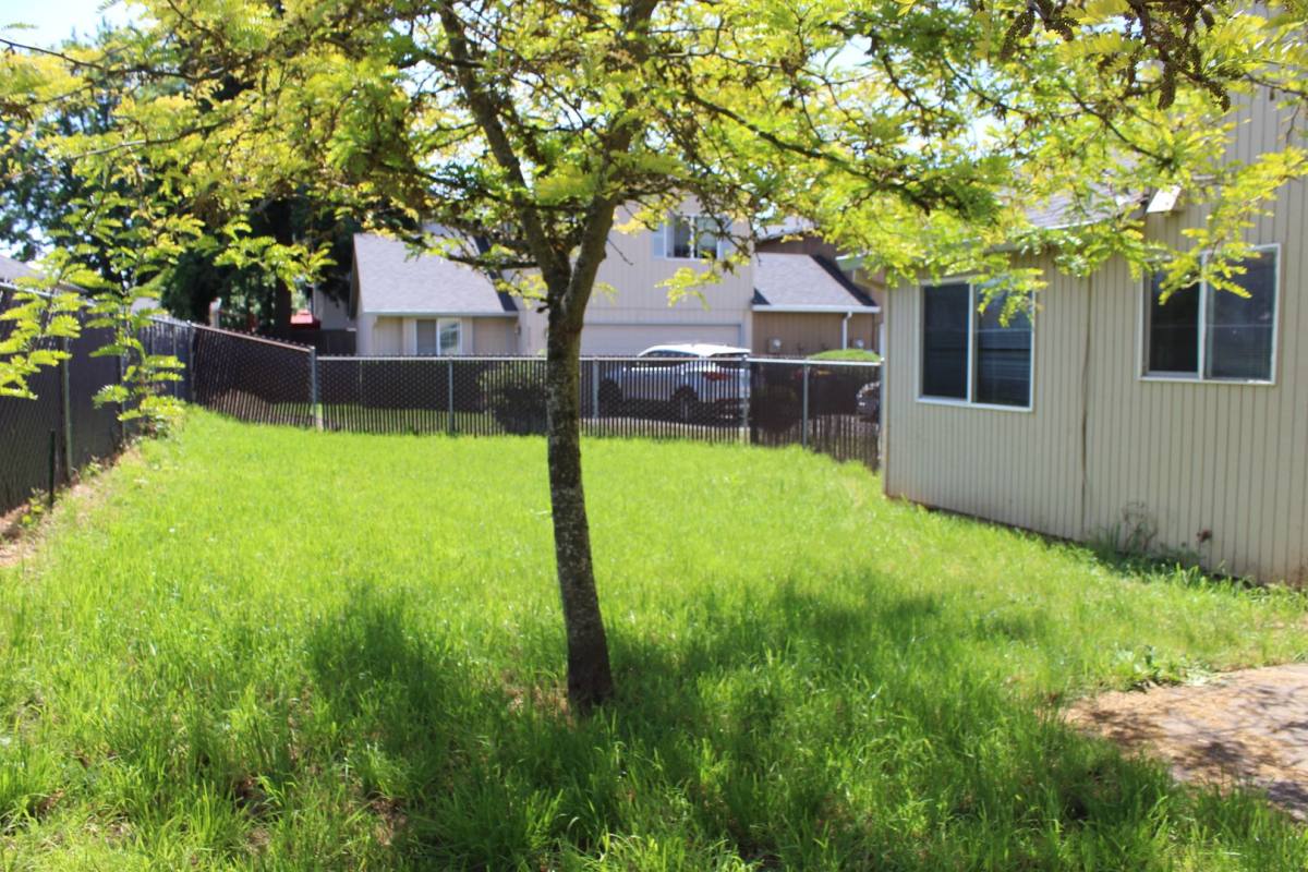 House for rent at 52636 NW 2nd St, Scappoose, OR 97056