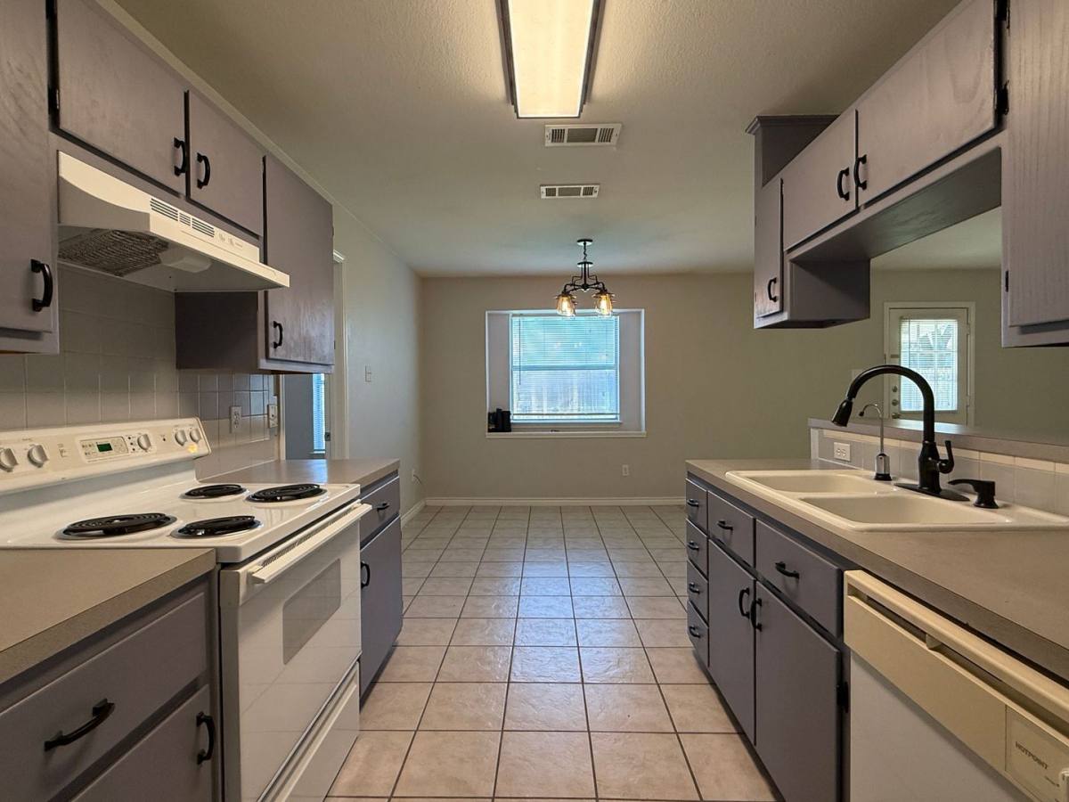 House for rent at 1820 Fleetwood Dr, Killeen, TX 76543