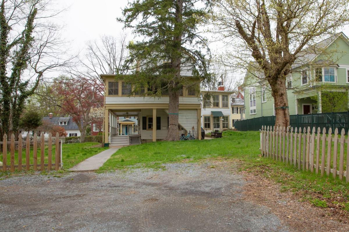 Apartment for rent at 304 W German St, Shepherdstown, WV 25443