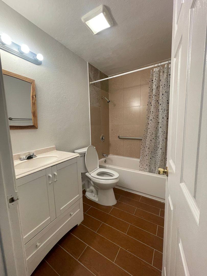 Apartment for rent at 721 - 723 Menker Ave, San Jose, CA 95128
