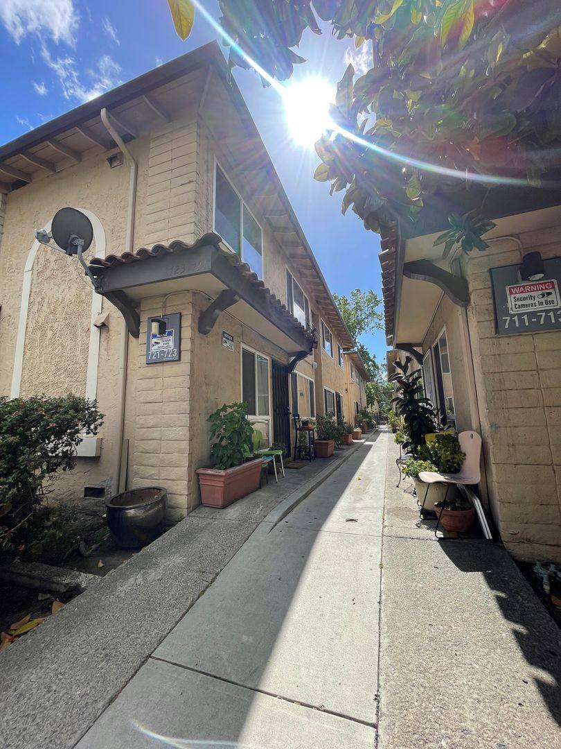 Apartment for rent at 721 - 723 Menker Ave, San Jose, CA 95128