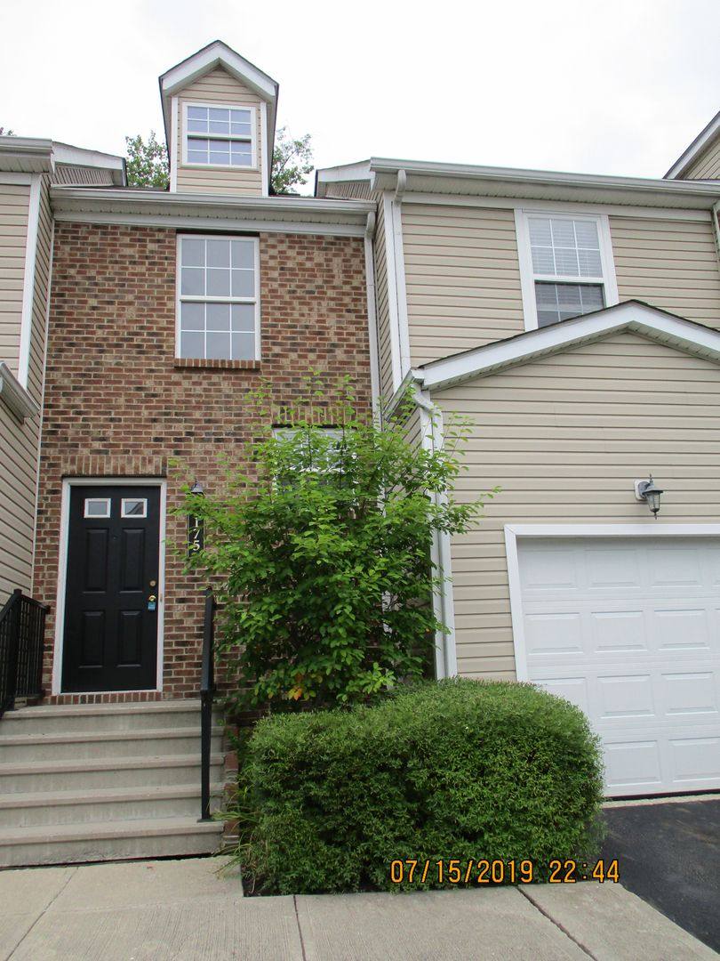 Condo for rent at 215 Prairecreek Way, Columbus, OH 43213