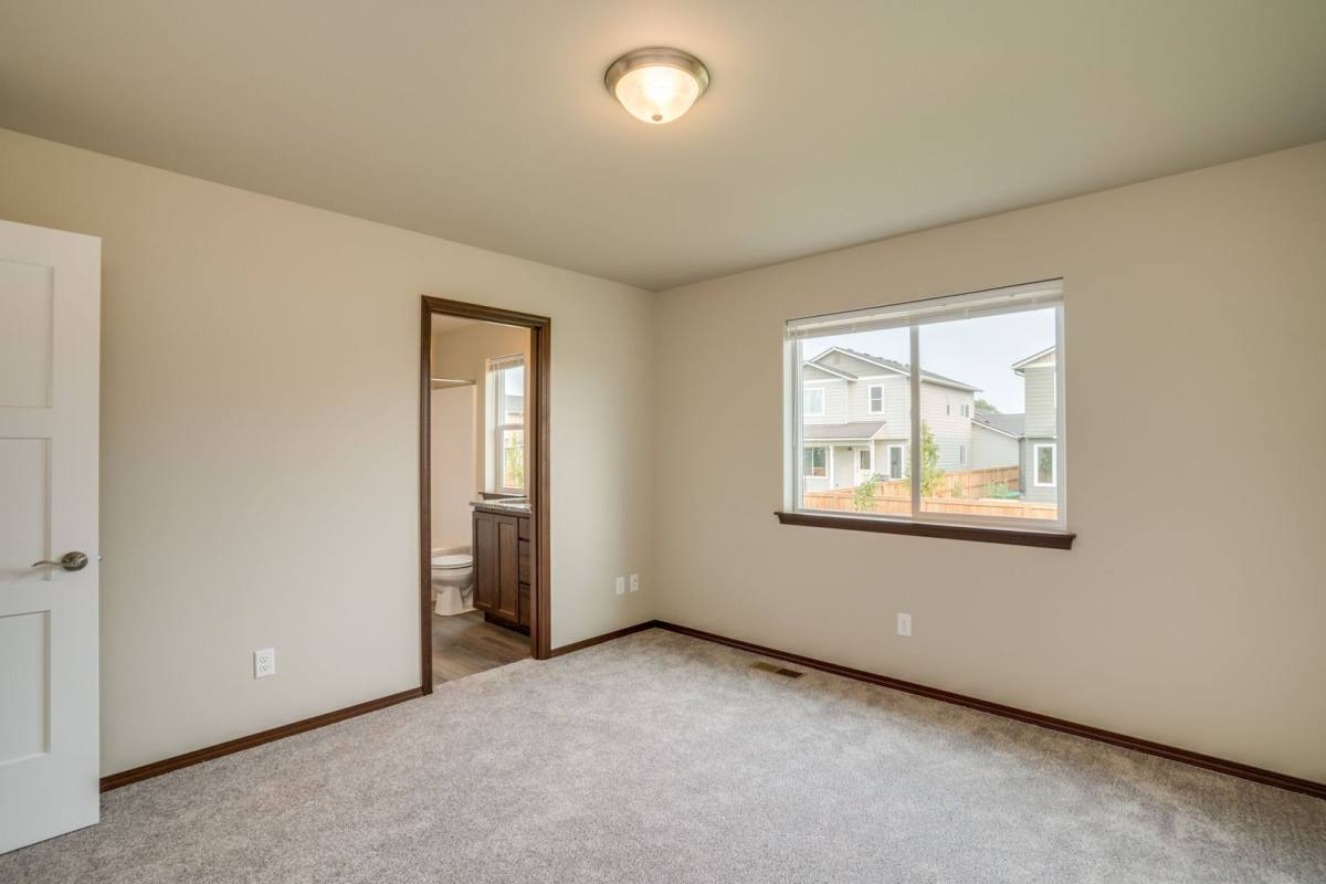House for rent at 489 S Kansas Loop, East Wenatchee, WA 98802