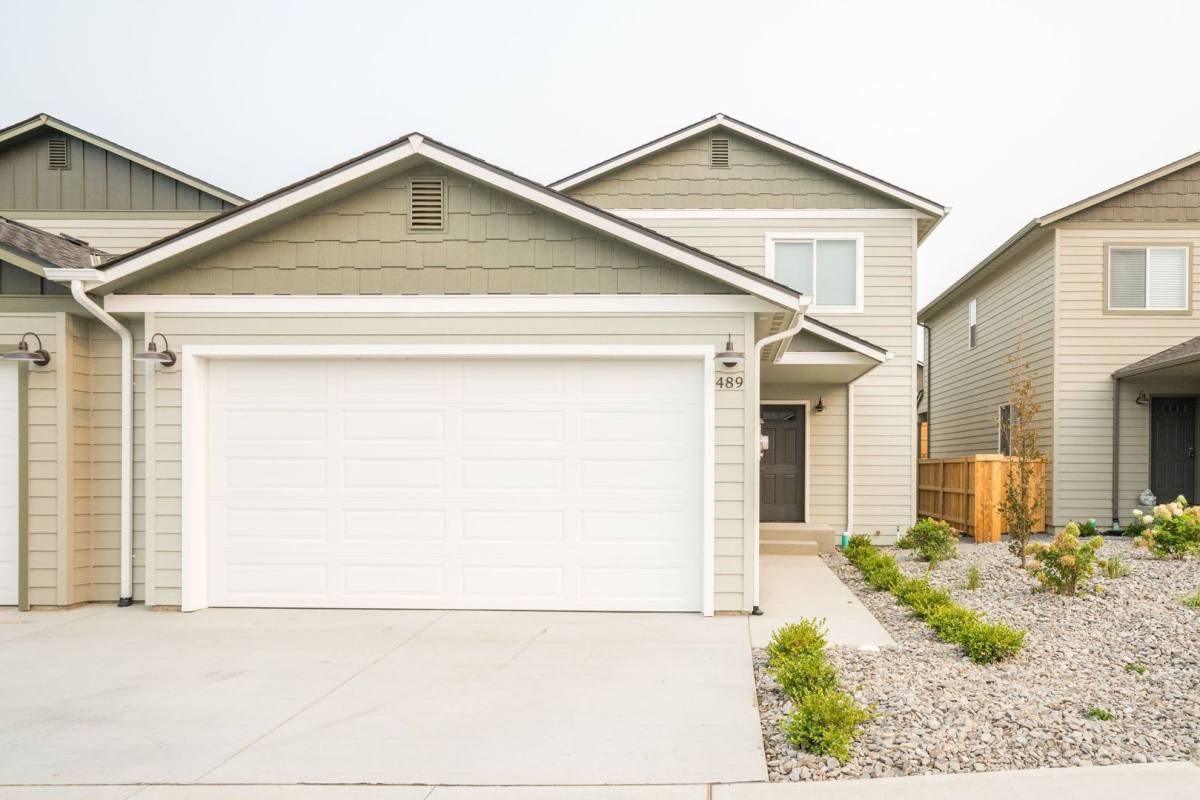 House for rent at 489 S Kansas Loop, East Wenatchee, WA 98802
