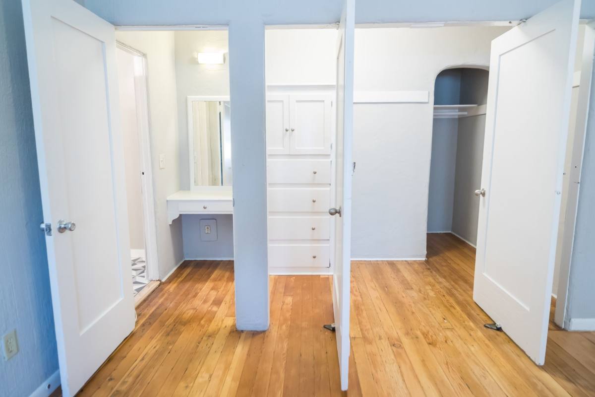 Apartment for rent at 729 - 735 S St Andrews Place, Los Angeles, CA 90005