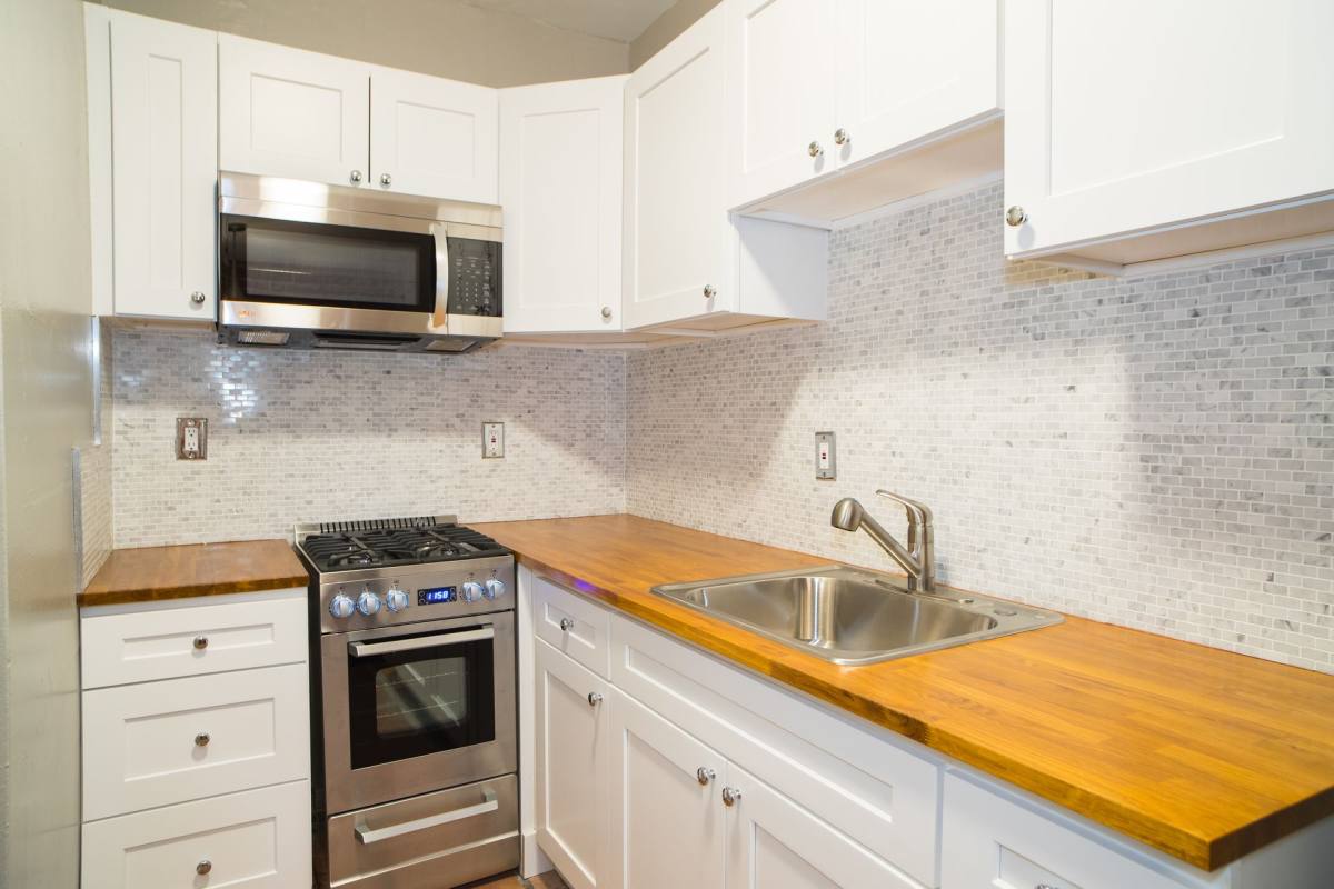 Apartment for rent at 729 - 735 S St Andrews Place, Los Angeles, CA 90005