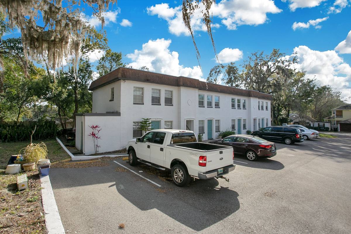 Apartment for rent at 809 Weldona Lane, Orlando, FL 32801