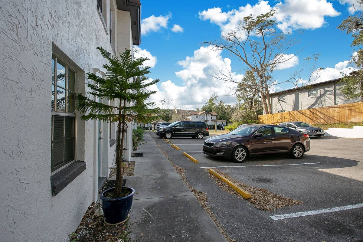 Apartment for rent at 809 Weldona Lane, Orlando, FL 32801