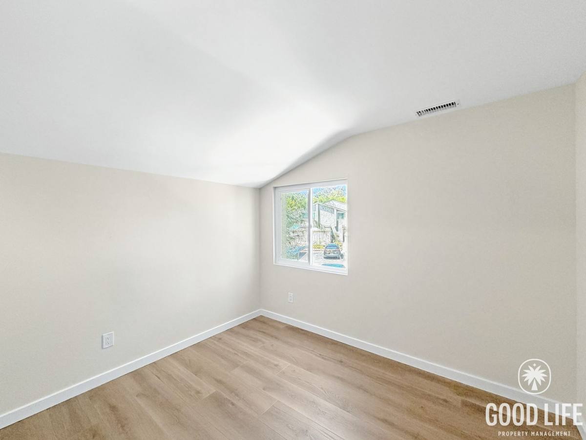 Townhouse for rent at 5071 La Cuenta Dr, San Diego, CA 92124