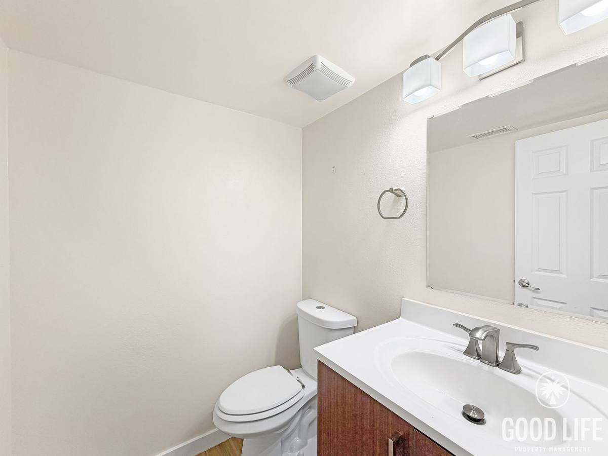 Townhouse for rent at 5071 La Cuenta Dr, San Diego, CA 92124
