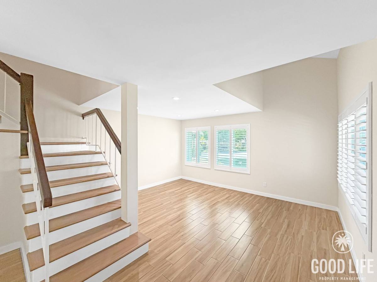 Townhouse for rent at 5071 La Cuenta Dr, San Diego, CA 92124