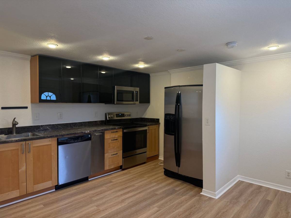 Apartment for rent at 3318 W Walnut St, Tampa, FL 33607