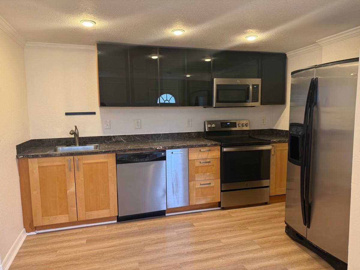 Apartment for rent at 3318 W Walnut St, Tampa, FL 33607