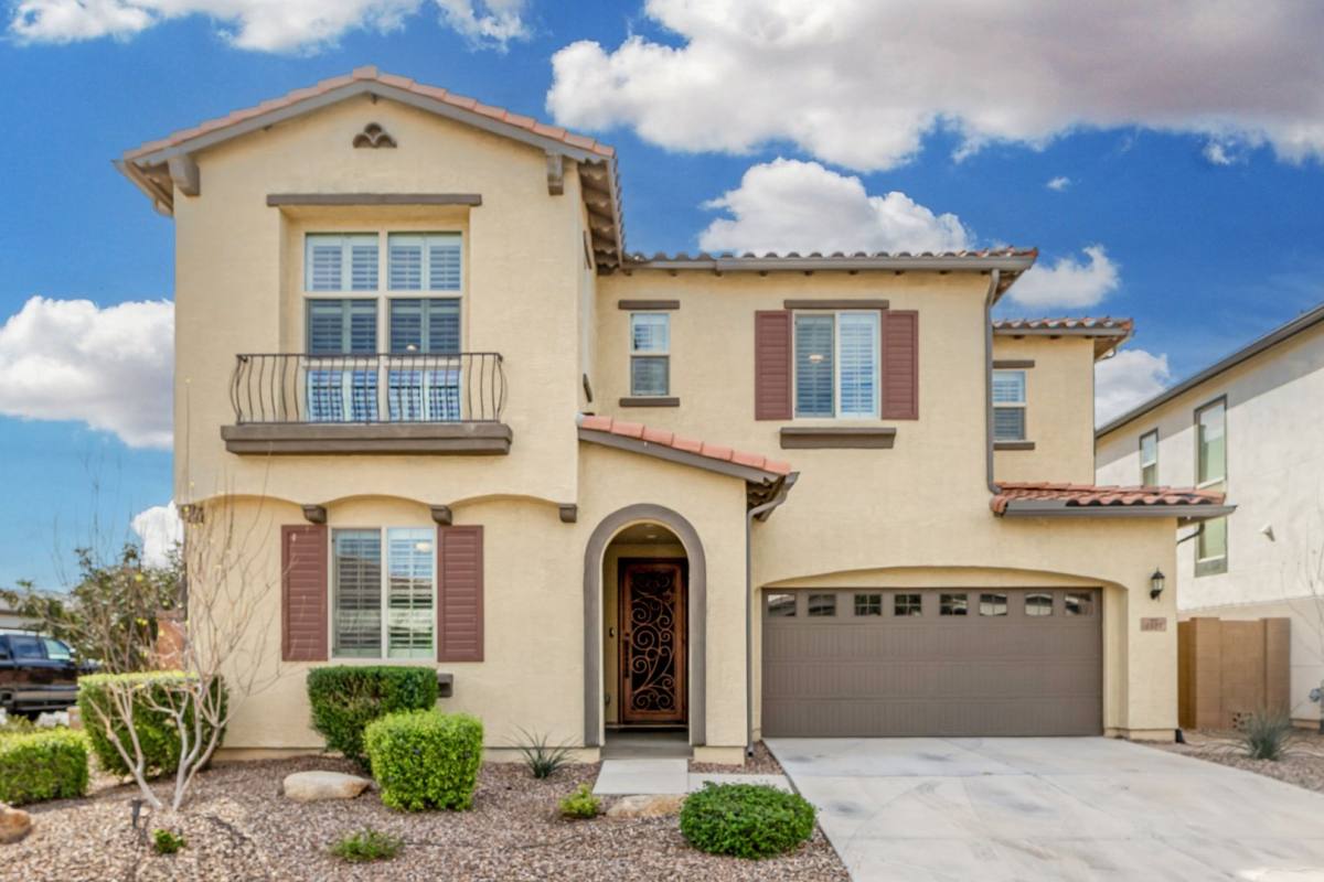 House for rent at 1527 W Windhaven Ave, Gilbert, AZ 85233