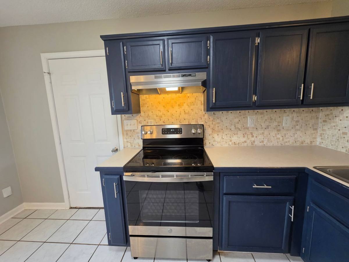 House for rent at 704 Carbondale Dr, Oak Grove, KY 42262