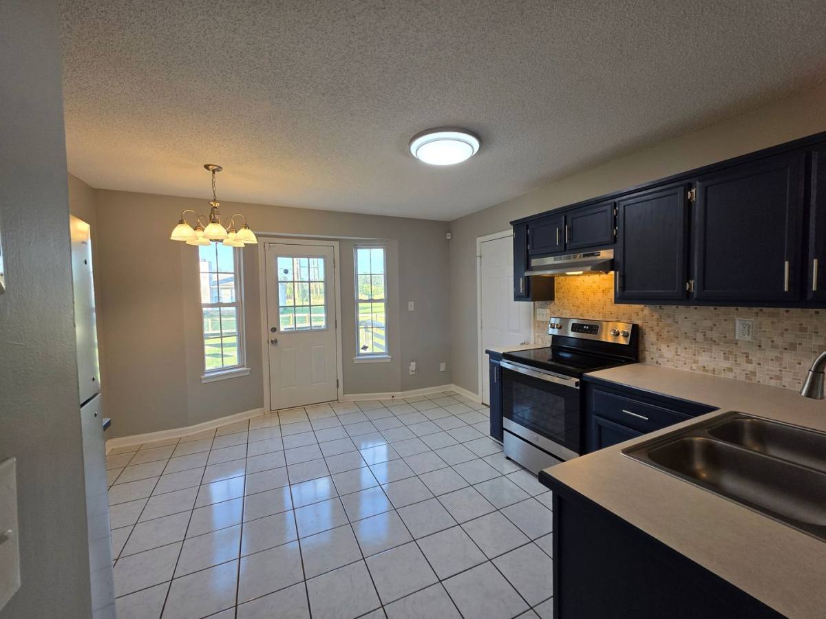 House for rent at 704 Carbondale Dr, Oak Grove, KY 42262