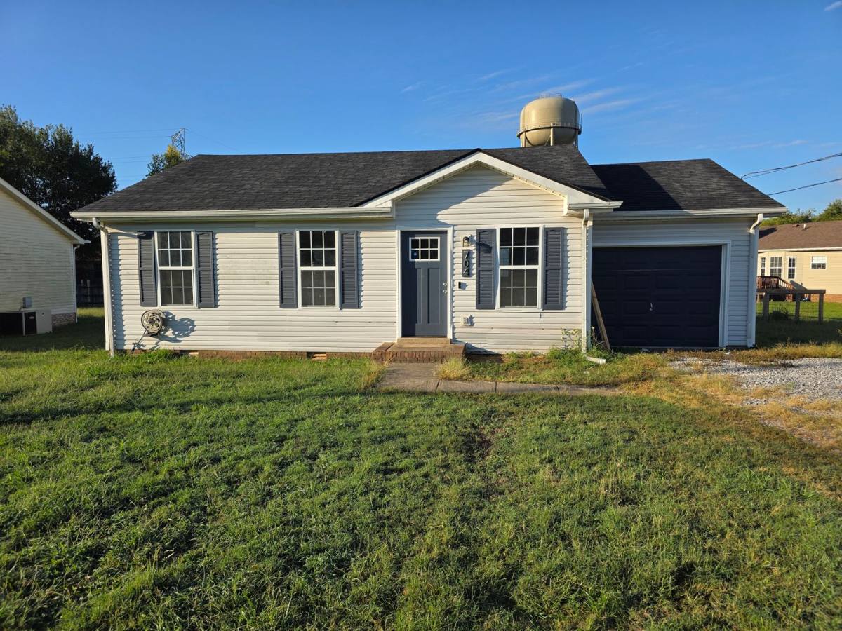 House for rent at 704 Carbondale Dr, Oak Grove, KY 42262