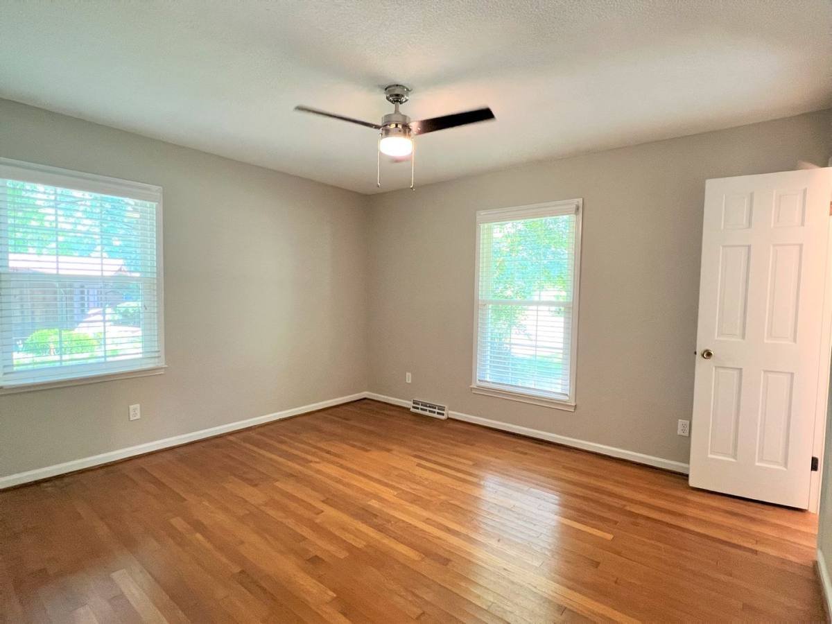 House for rent at 928 Brentwood Dr, Burlington, NC 27215