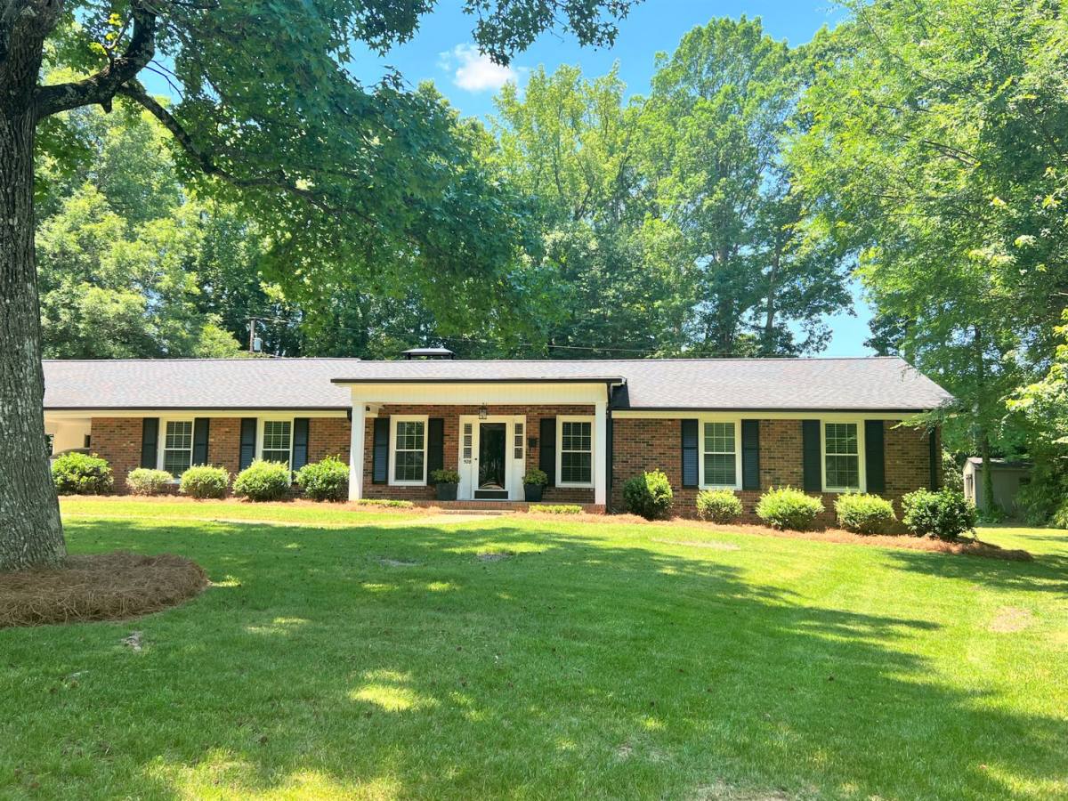 House for rent at 928 Brentwood Dr, Burlington, NC 27215