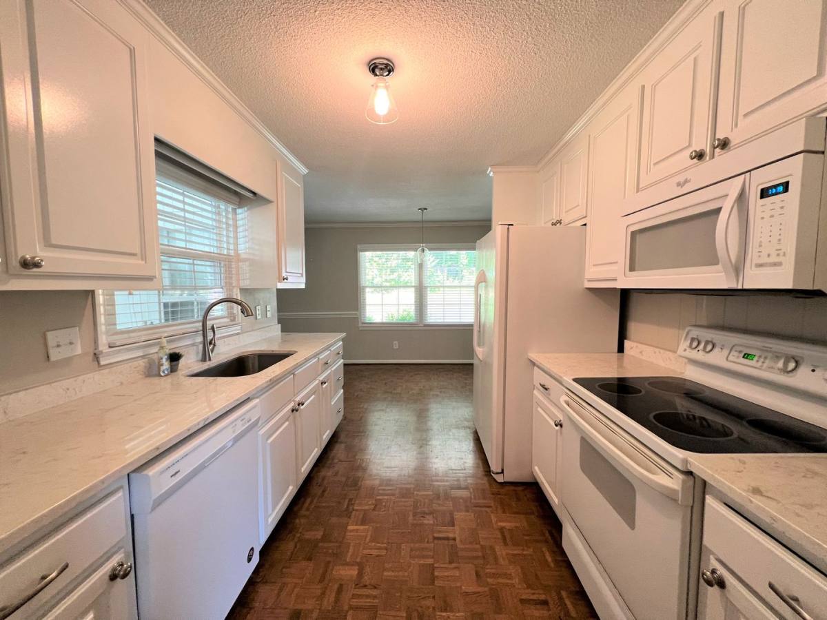 House for rent at 928 Brentwood Dr, Burlington, NC 27215