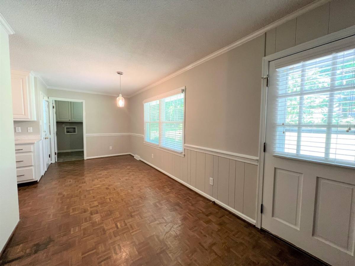 House for rent at 928 Brentwood Dr, Burlington, NC 27215