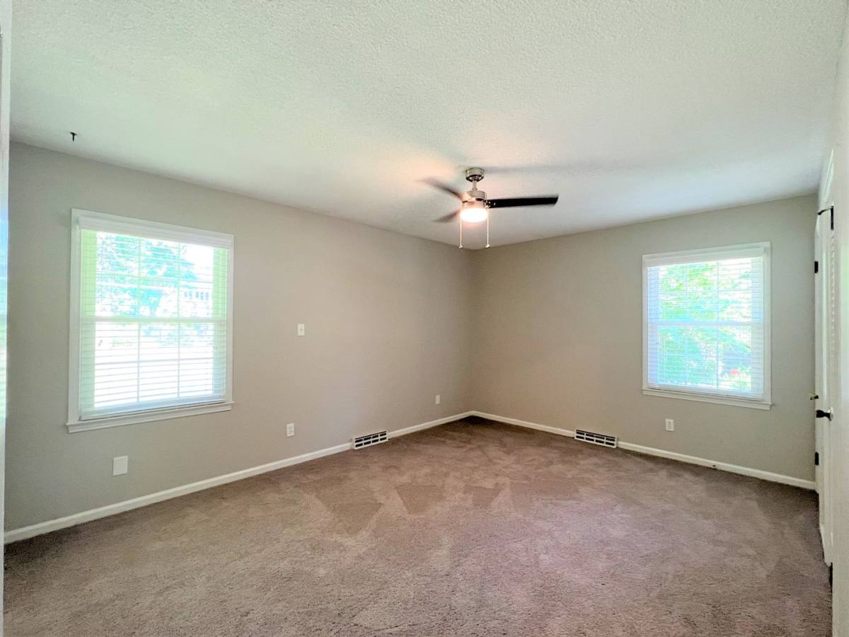 House for rent at 928 Brentwood Dr, Burlington, NC 27215