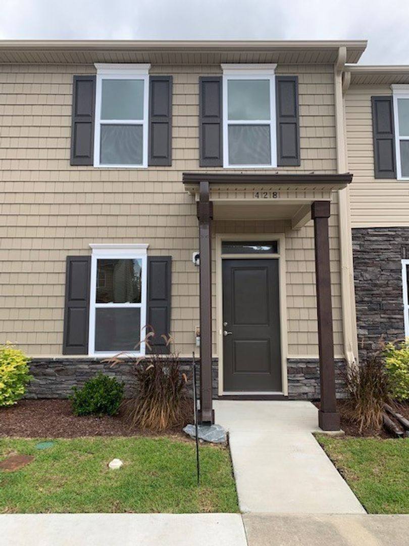 Townhouse for rent at 428 Sullivan Loop Rd, Midway Park, NC 28544