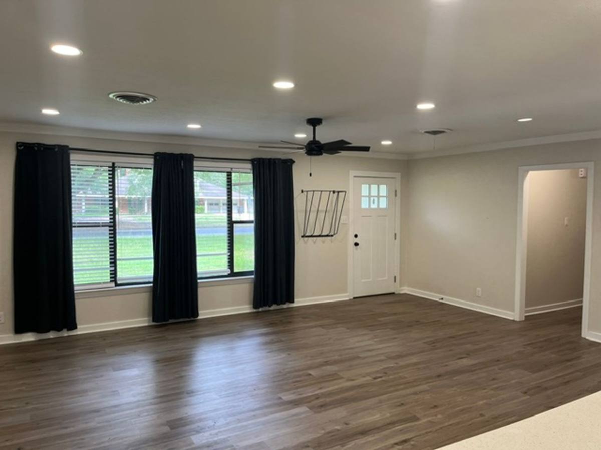 House for rent at 375 Sherwood Forest Blvd, Baton Rouge, LA 70815