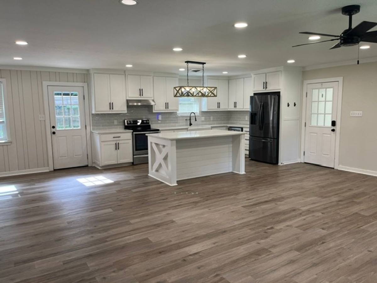 House for rent at 375 Sherwood Forest Blvd, Baton Rouge, LA 70815