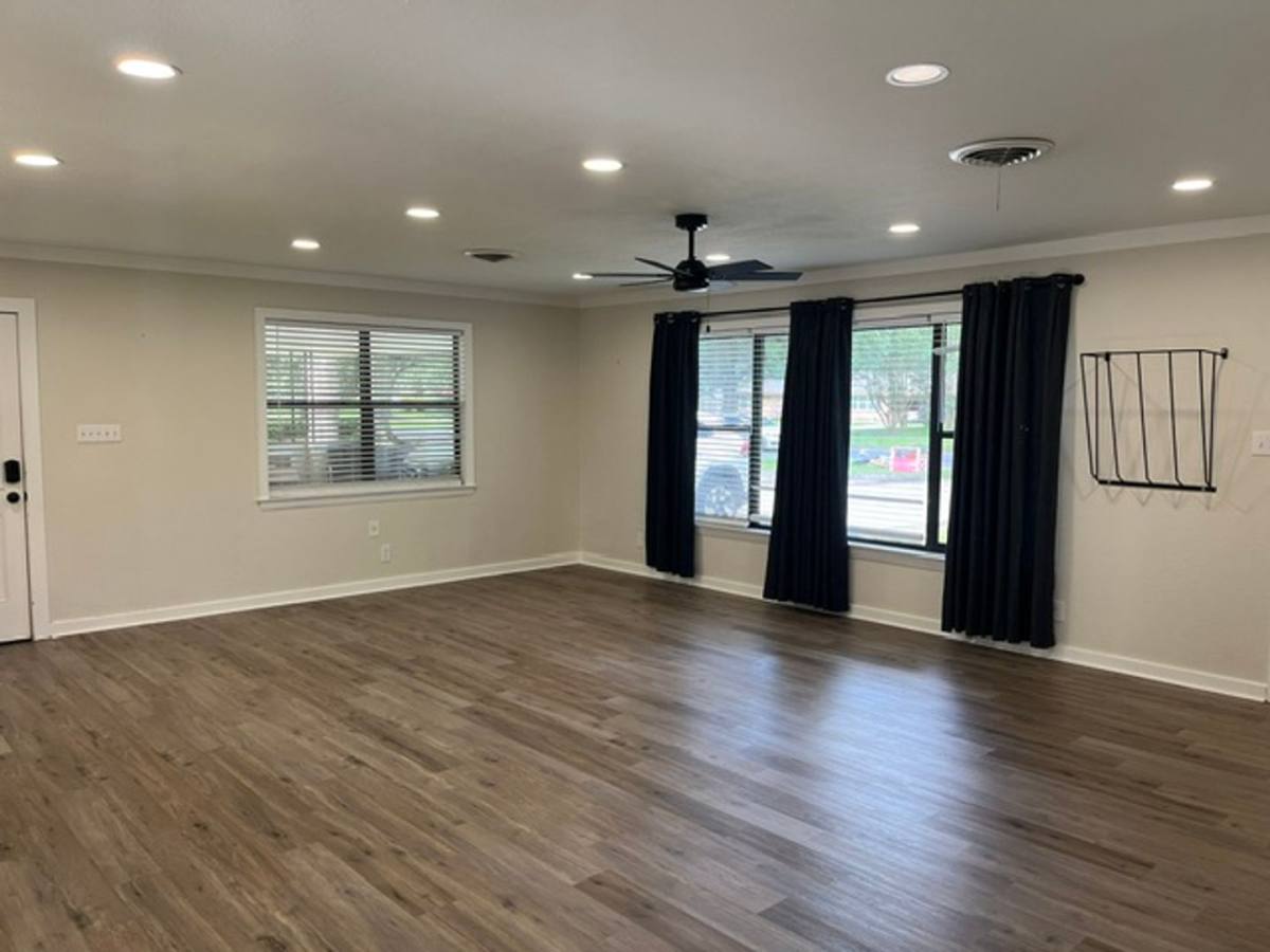 House for rent at 375 Sherwood Forest Blvd, Baton Rouge, LA 70815