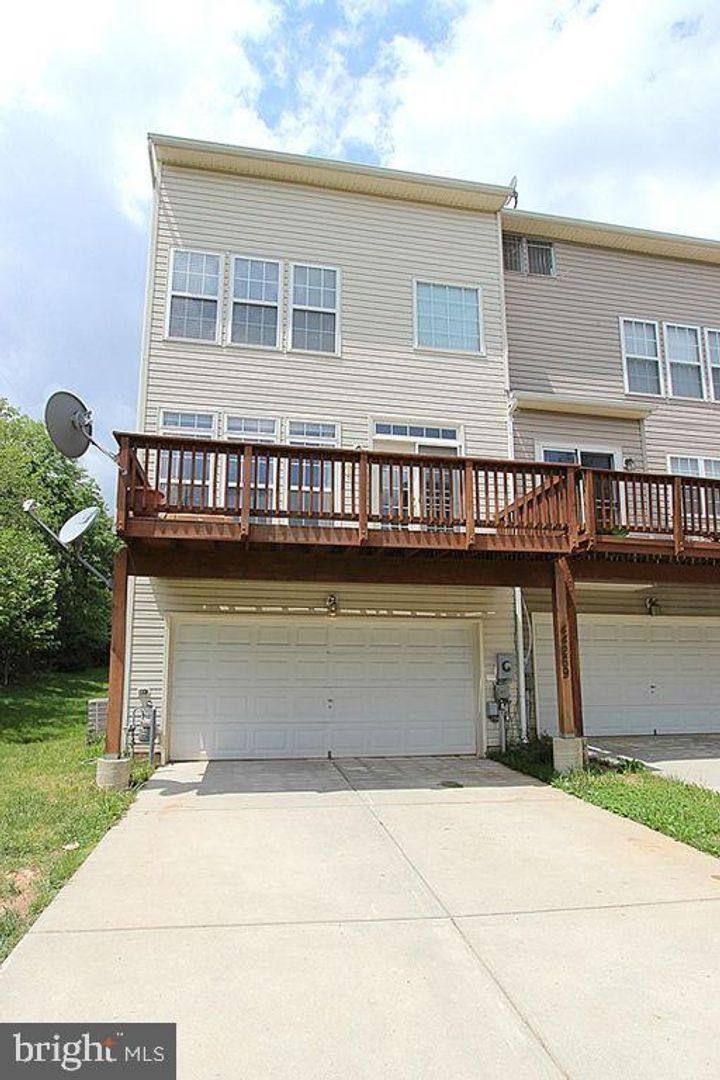 Townhouse for rent at 44269 Cornish Lane, Ashburn, VA 20147