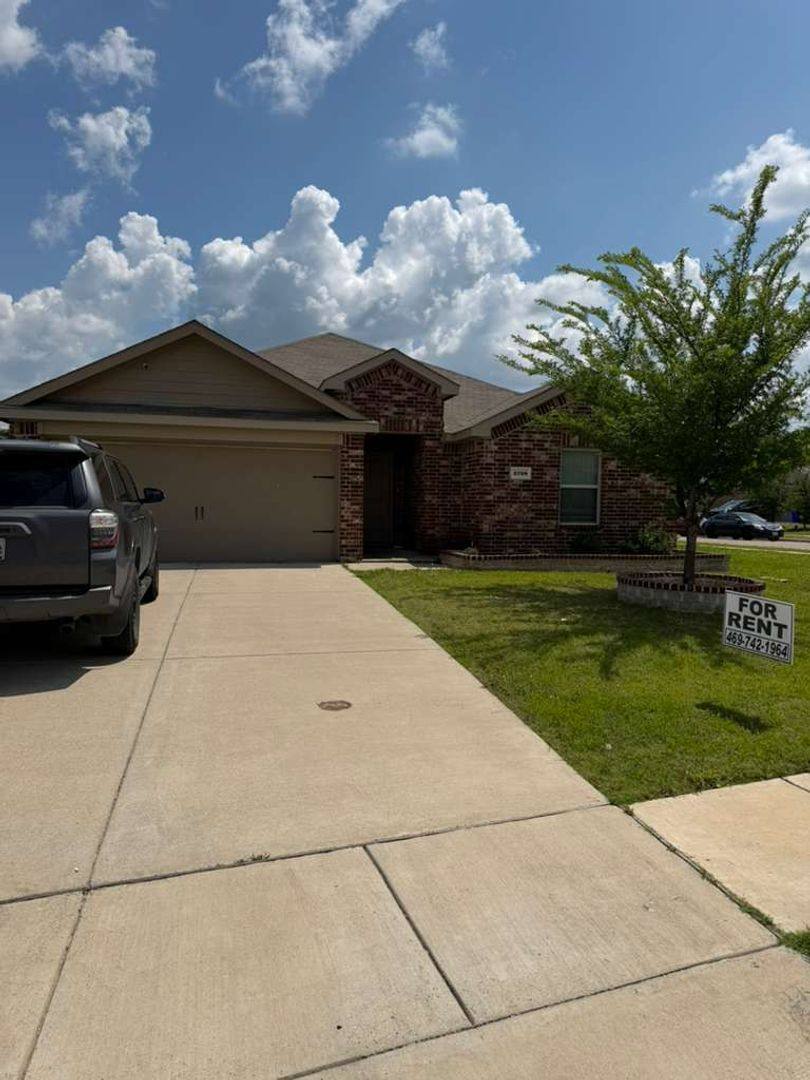 House for rent at 2708 Corbo Dr, Seagoville, TX 75159