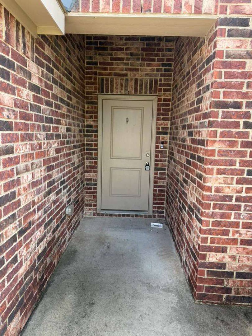 House for rent at 2708 Corbo Dr, Seagoville, TX 75159