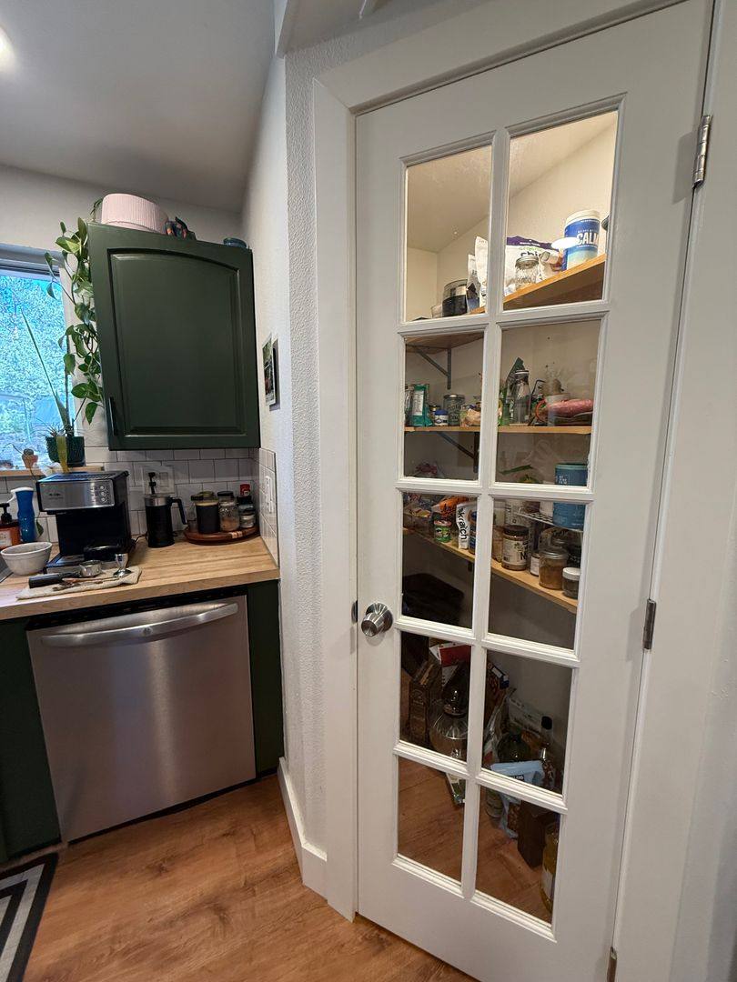 House for rent at 60874 Granite Dr, Bend, OR 97702