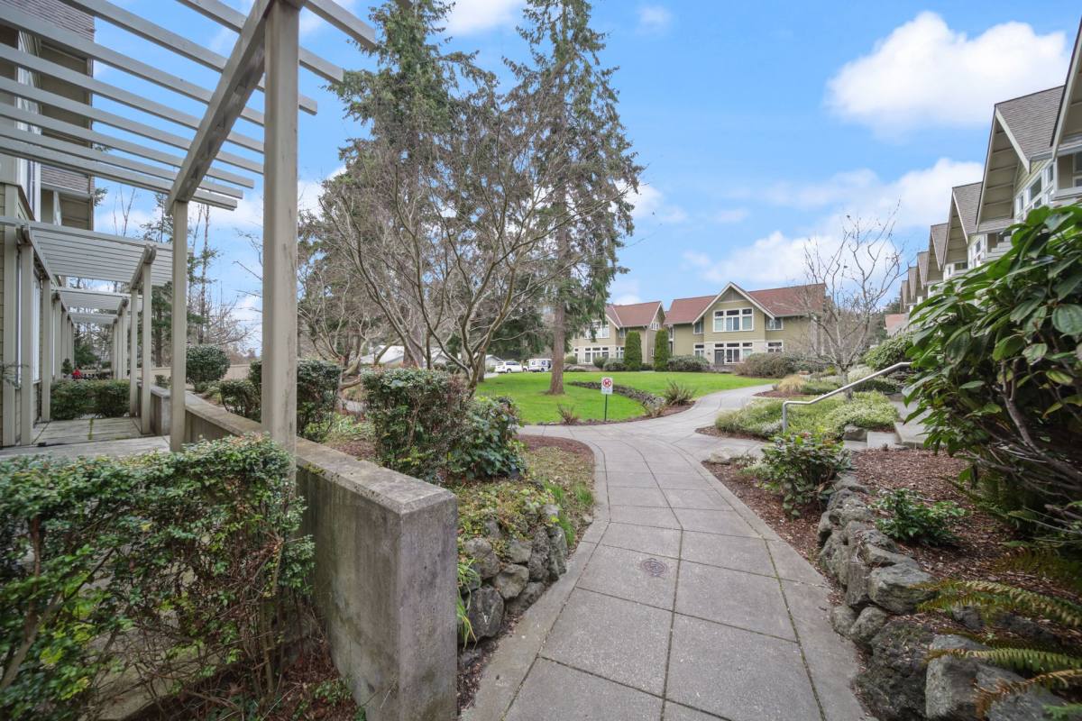 Apartment for rent at 325 Tormey Lane NE, Bainbridge Island, WA 98110