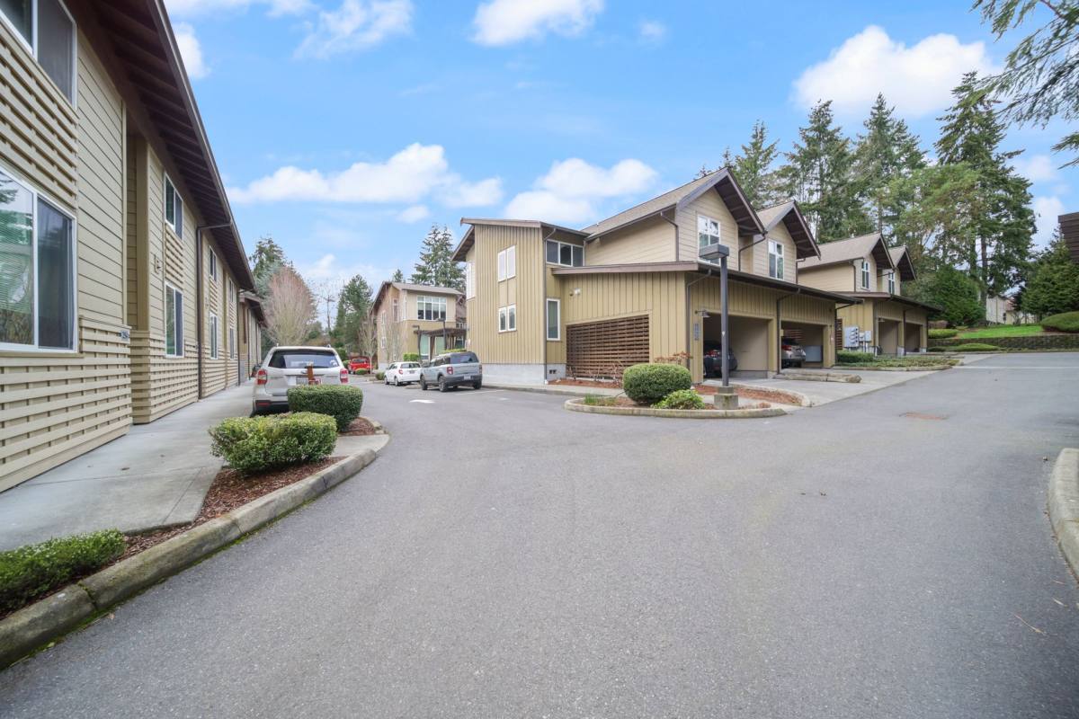 Apartment for rent at 325 Tormey Lane NE, Bainbridge Island, WA 98110