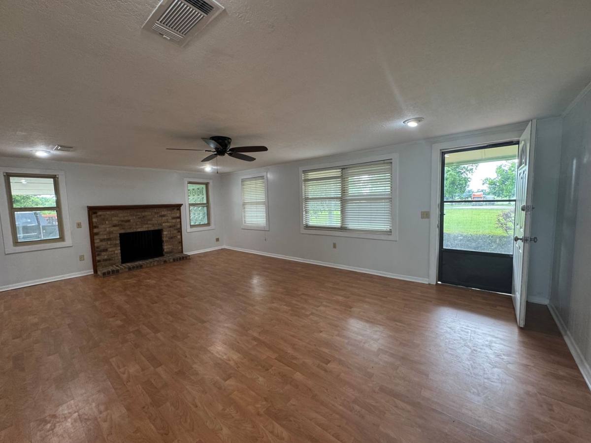House for rent at 17588 County Rd, Live Oak, FL 32060