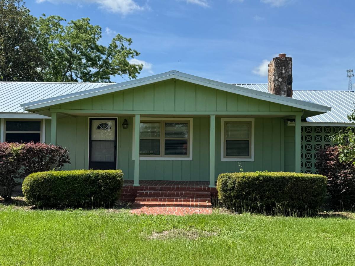 House for rent at 17588 County Rd, Live Oak, FL 32060