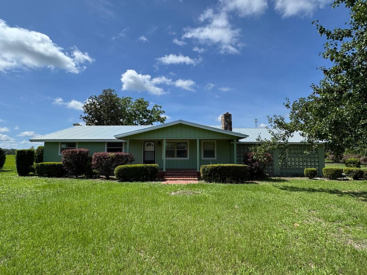 House for rent at 17588 County Rd, Live Oak, FL 32060