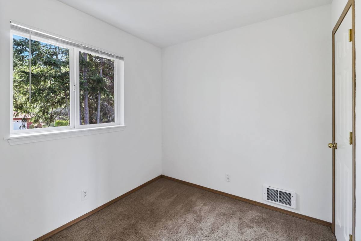 Townhouse for rent at 760 NW Paragon Place, Oak Harbor, WA 98277
